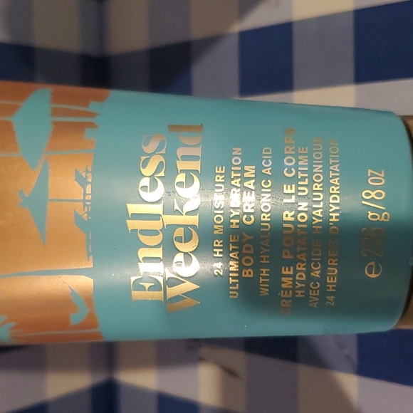 BATH & BODY WORKS ENDLESS WEEKEND Ultimate Hydration Body Cream & Shower Gel - Picture 4 of 4